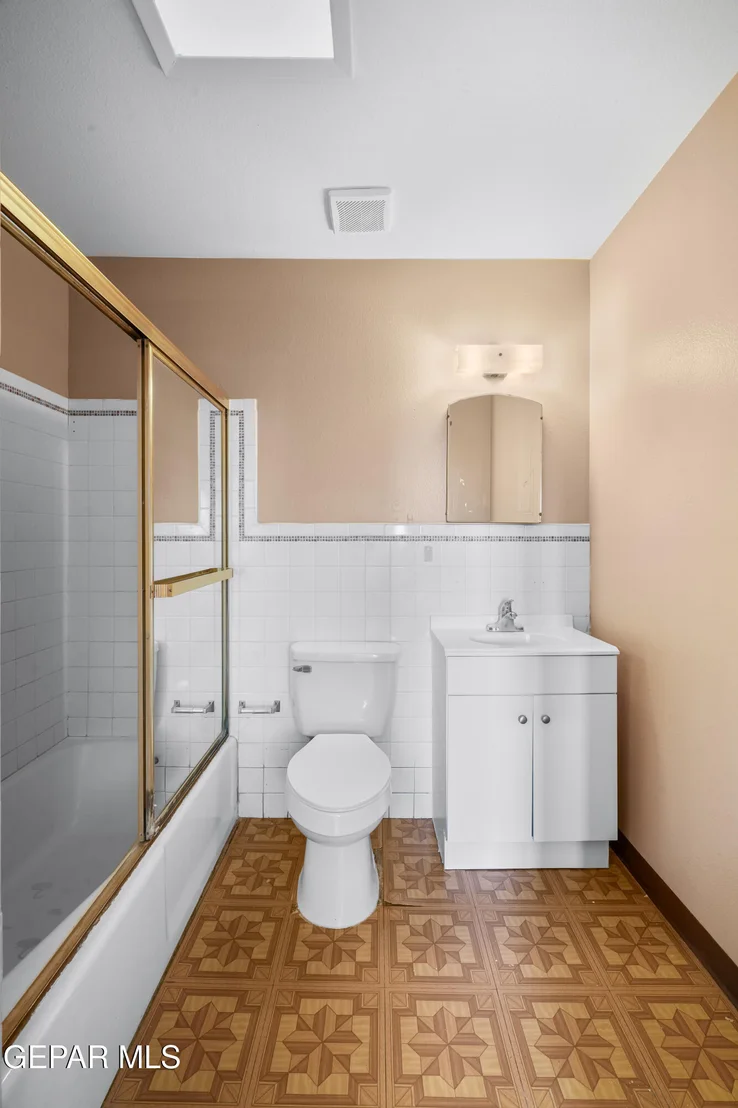 Photo of 4701 HARCOURT Drive
