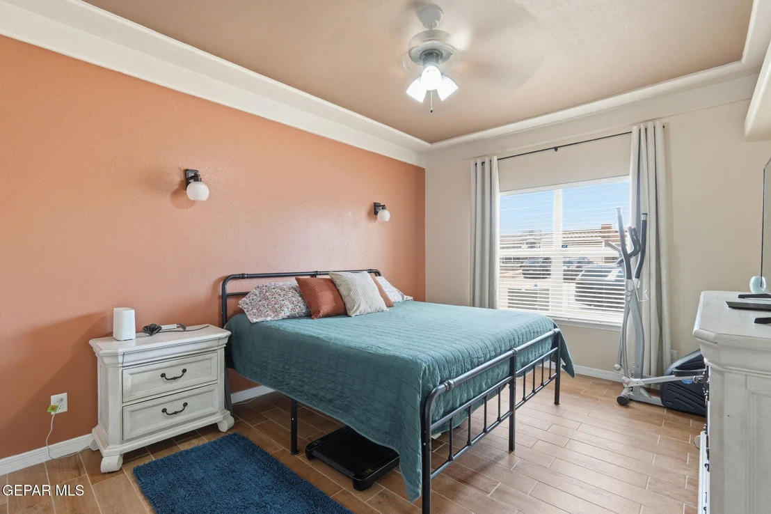 Photo of 14213 FABLED POINT Avenue