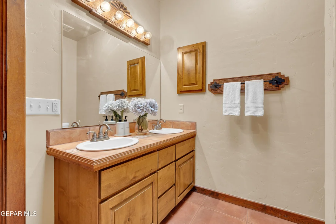 Photo of 1072 LOS MOROS Drive