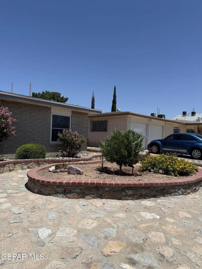Photo of 3149 EDGEROCK Drive