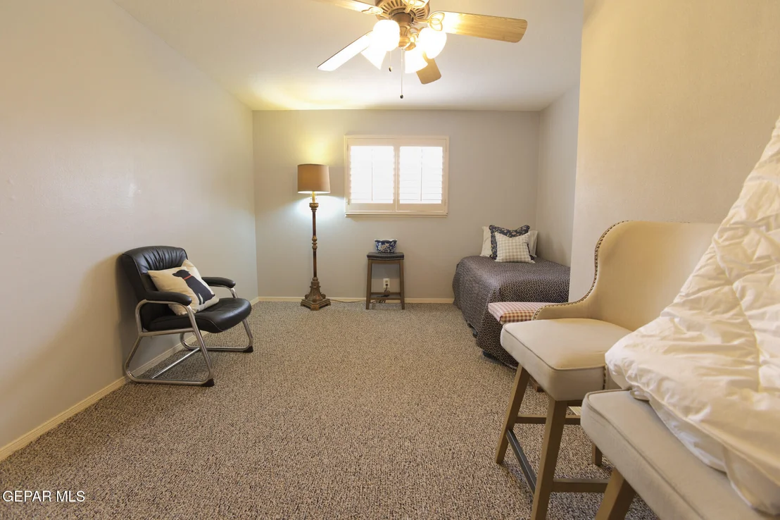 Photo of 417 INDIAN BLUFF Road