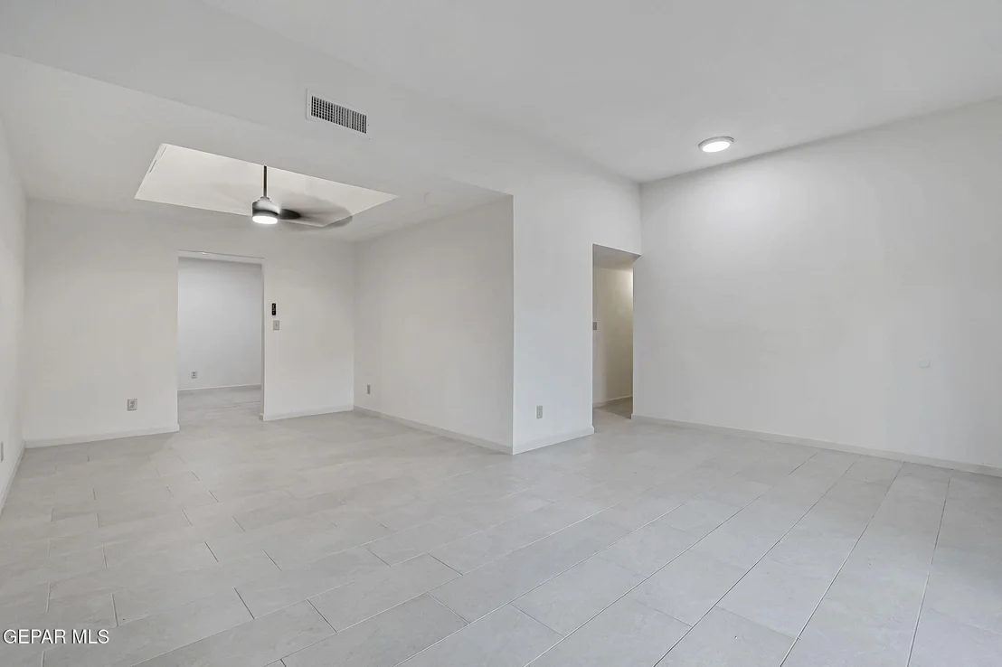 Photo of 836 ESPOLON Drive