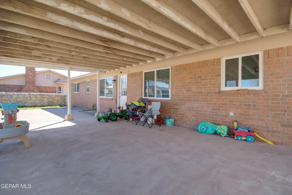 Photo of 5629 LONGVIEW Circle