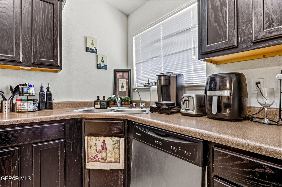 Photo of 616 VILLAS DEL VALLE Road