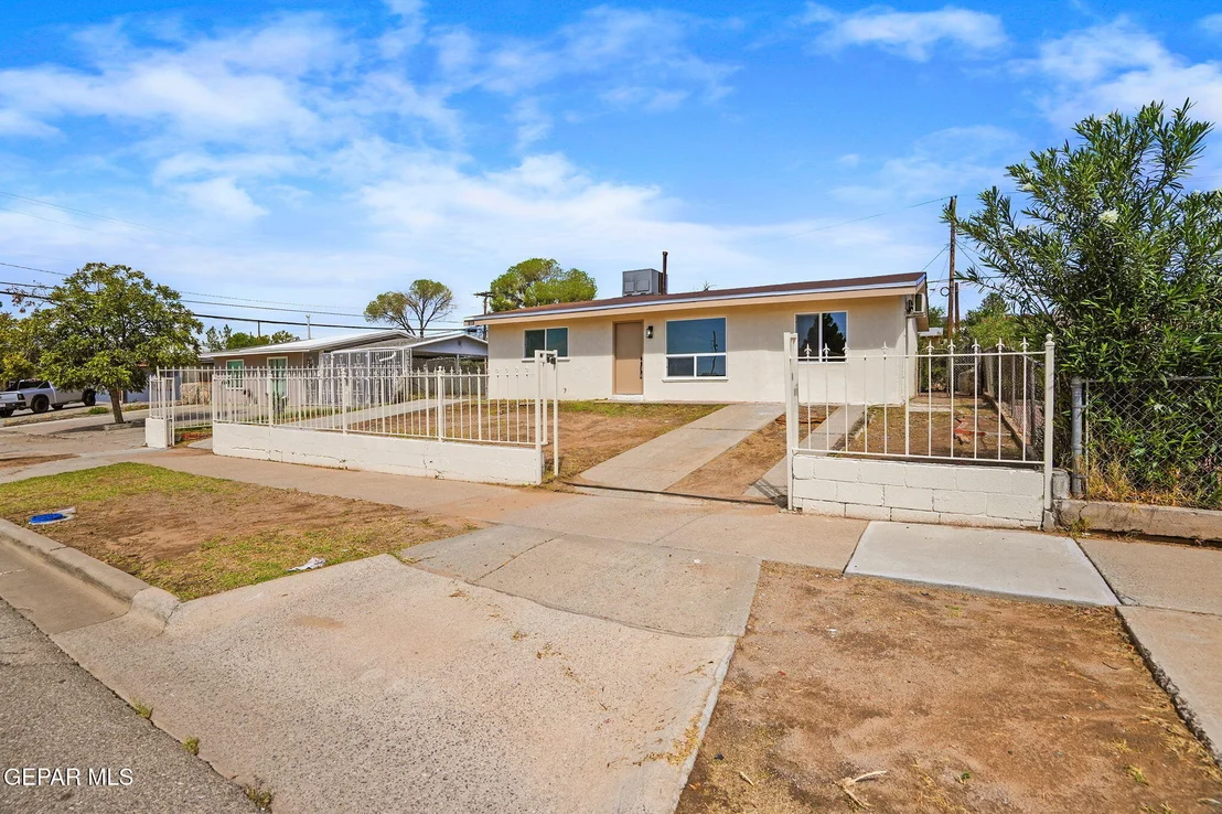 Photo of 919 N CLARK Drive