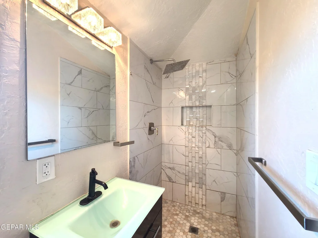 Photo of 1714 BANKER Road