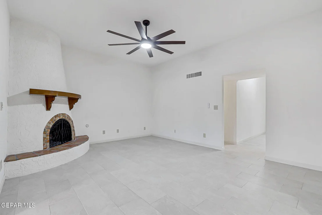 Photo of 836 ESPOLON Drive