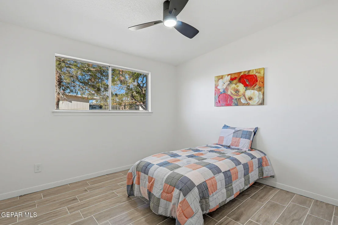 Photo of 113 W POINT Drive