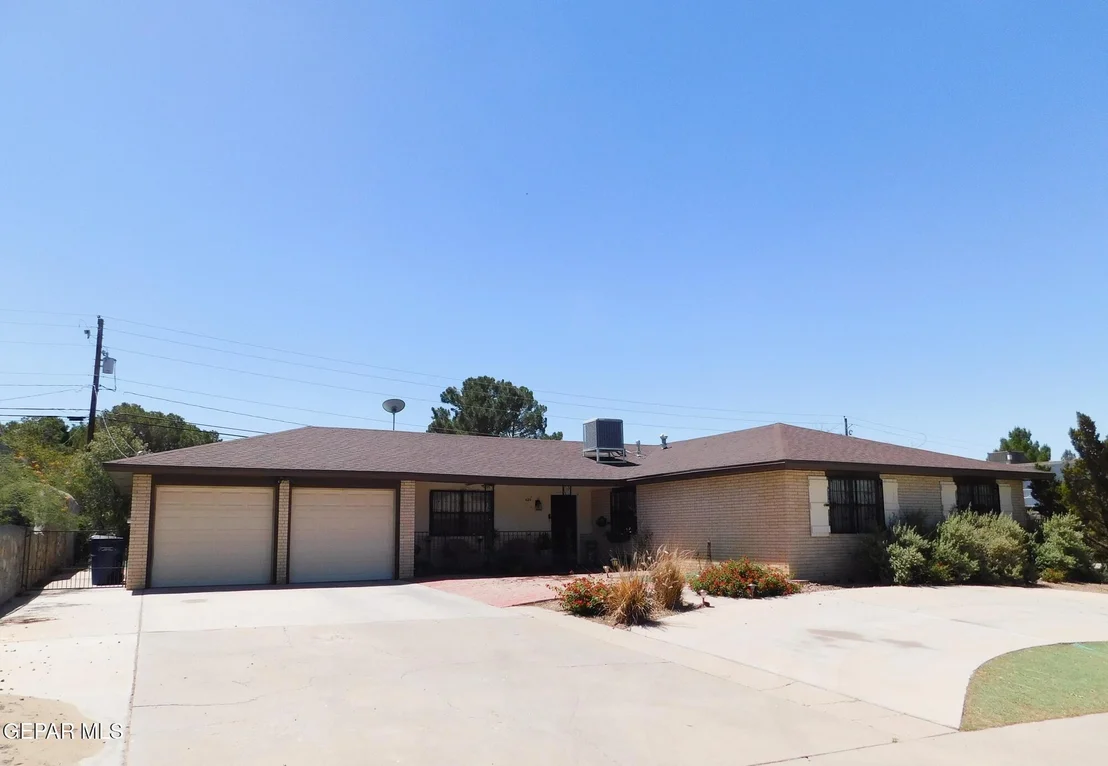 Photo of 624 DE LEON Drive