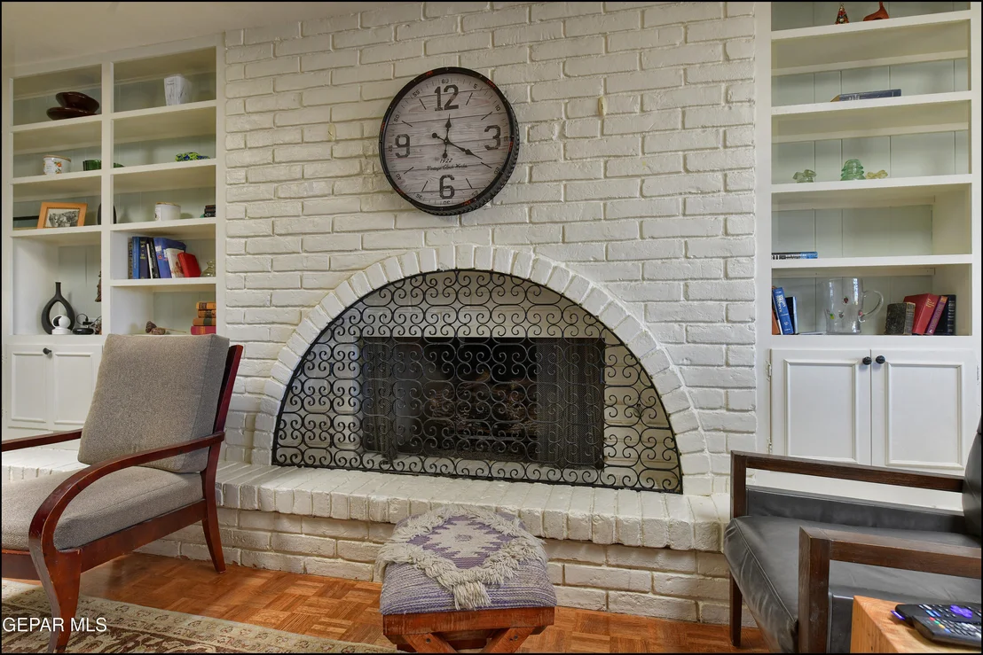 Photo of 411 CROWN POINT Drive