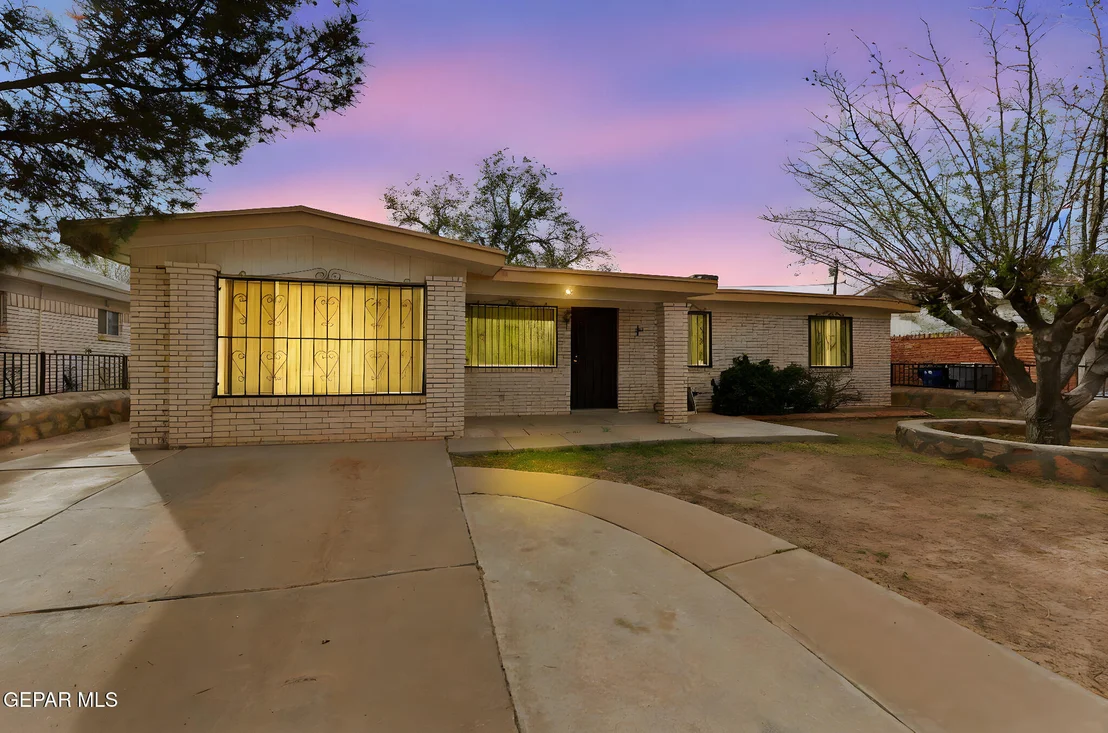 Photo of 233 MANUEL Drive