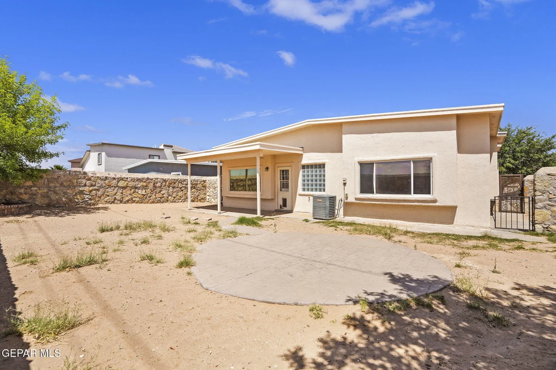 Photo of 813 Desert Bush Drive