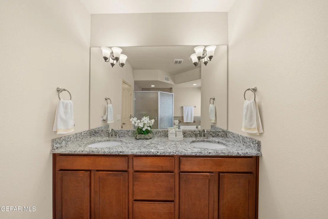 Photo of 7250 LONGSPUR Drive