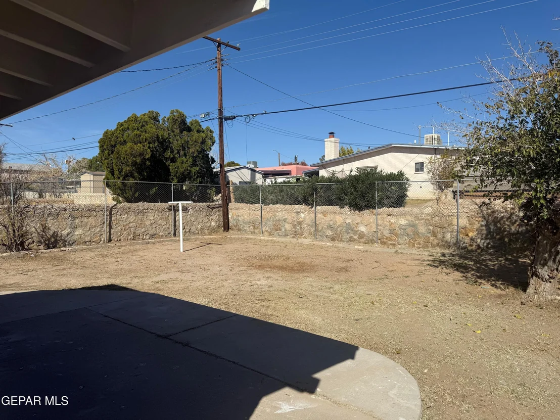 Photo of 6227 ALGONQUIN Road