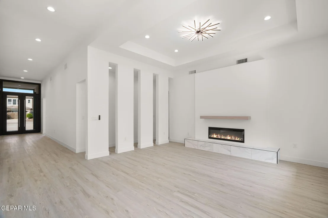 Photo of 5024 JARDINES Place