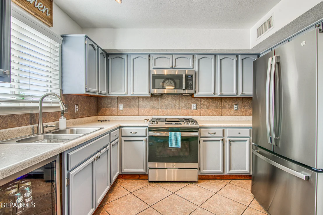 Photo of 6200 KENNETH CAPSHAW Place
