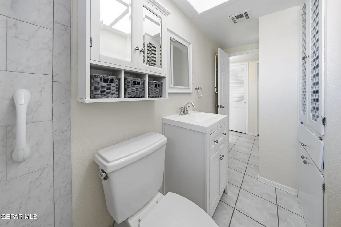 Photo of 5436 EDMONTON Avenue