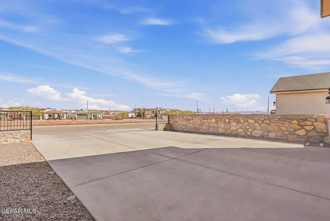 Photo of 14927 PEBBLE HILLS Boulevard