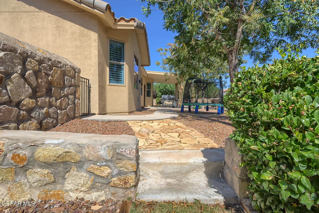 Photo of 5620 VALLEY MAPLE Drive