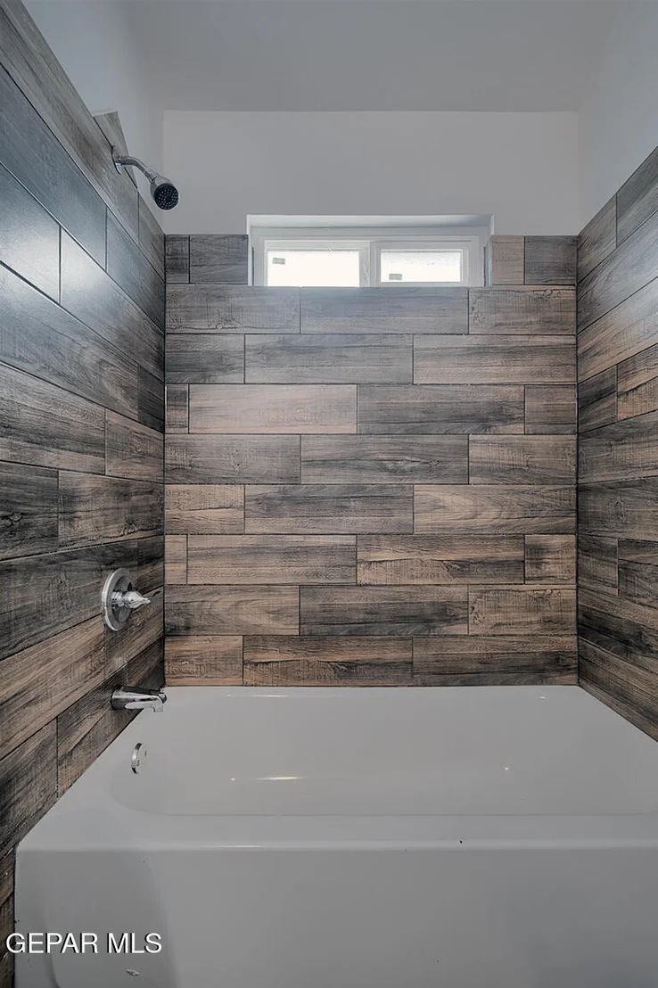 Photo of 455 Shadow Glen Court