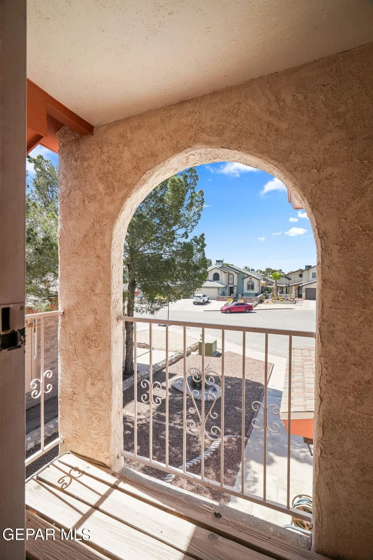 Photo of 3012 SYLVAN LAKE Place