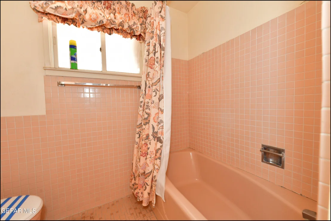 Photo of 9525 DESERT RIDGE Drive
