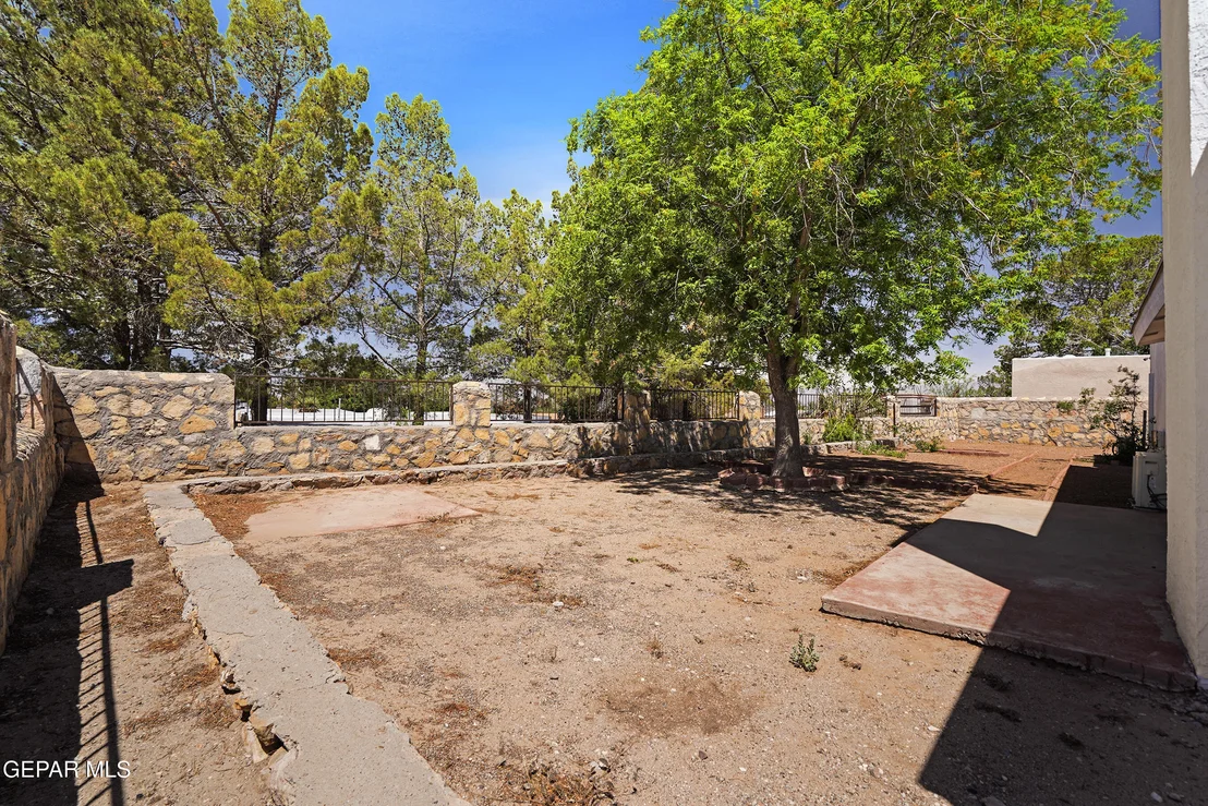Photo of 805 MARIMBA Drive