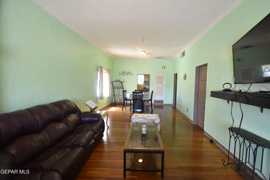 Photo of 1113 N Octavia Street