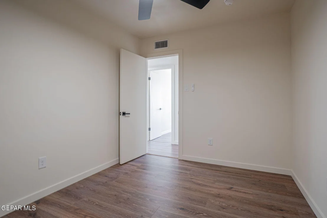 Photo of 9003 Magnetic Street