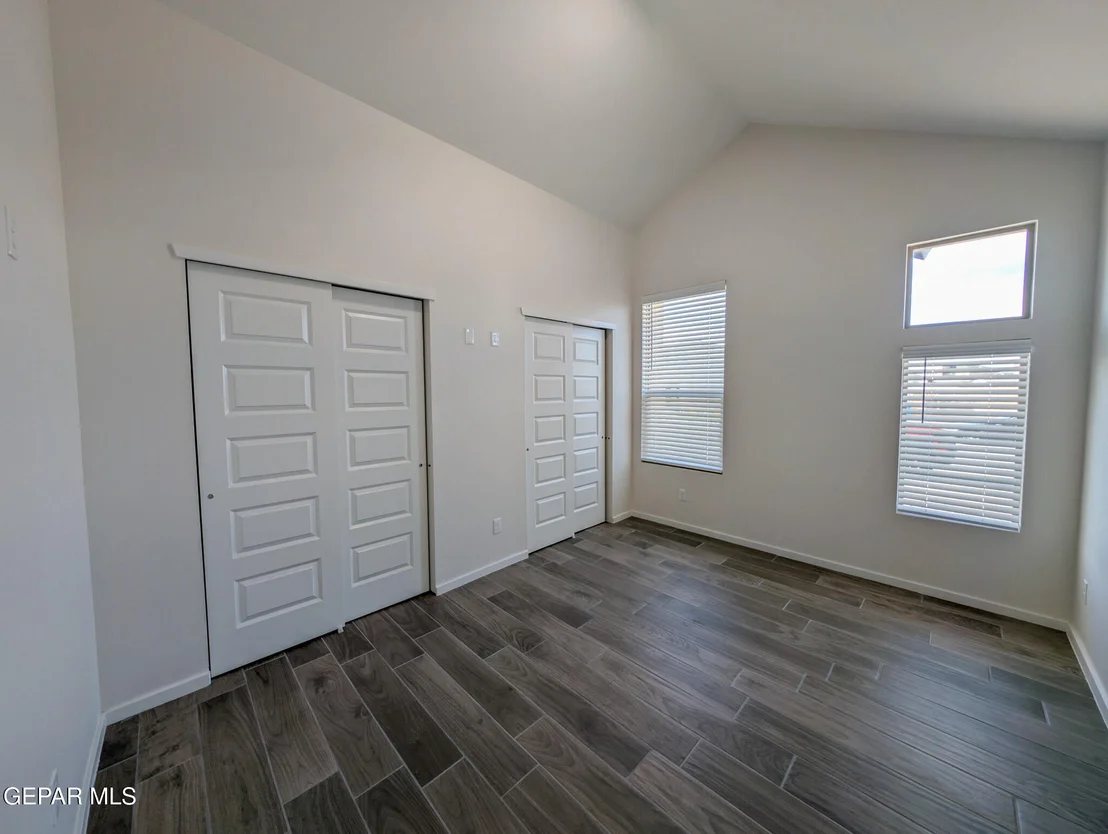 Photo of 980 Barbara Avenue