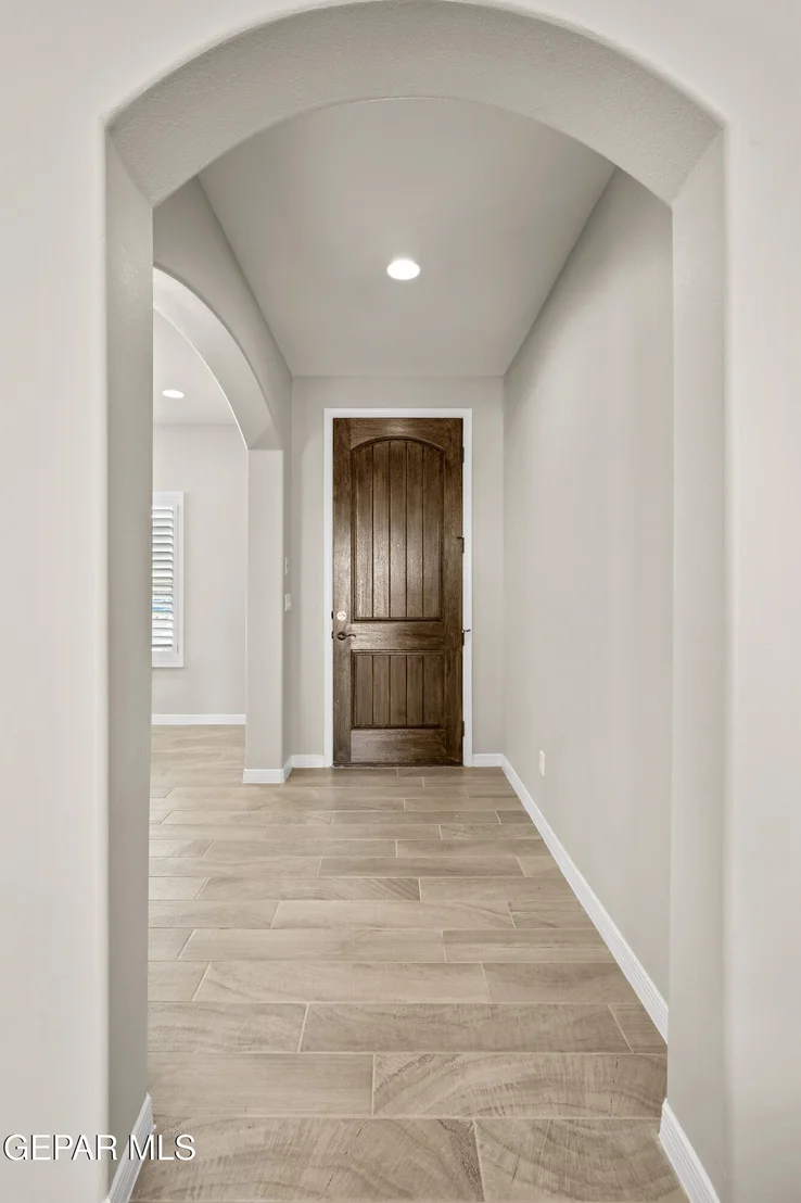 Photo of 12400 Amesbury
