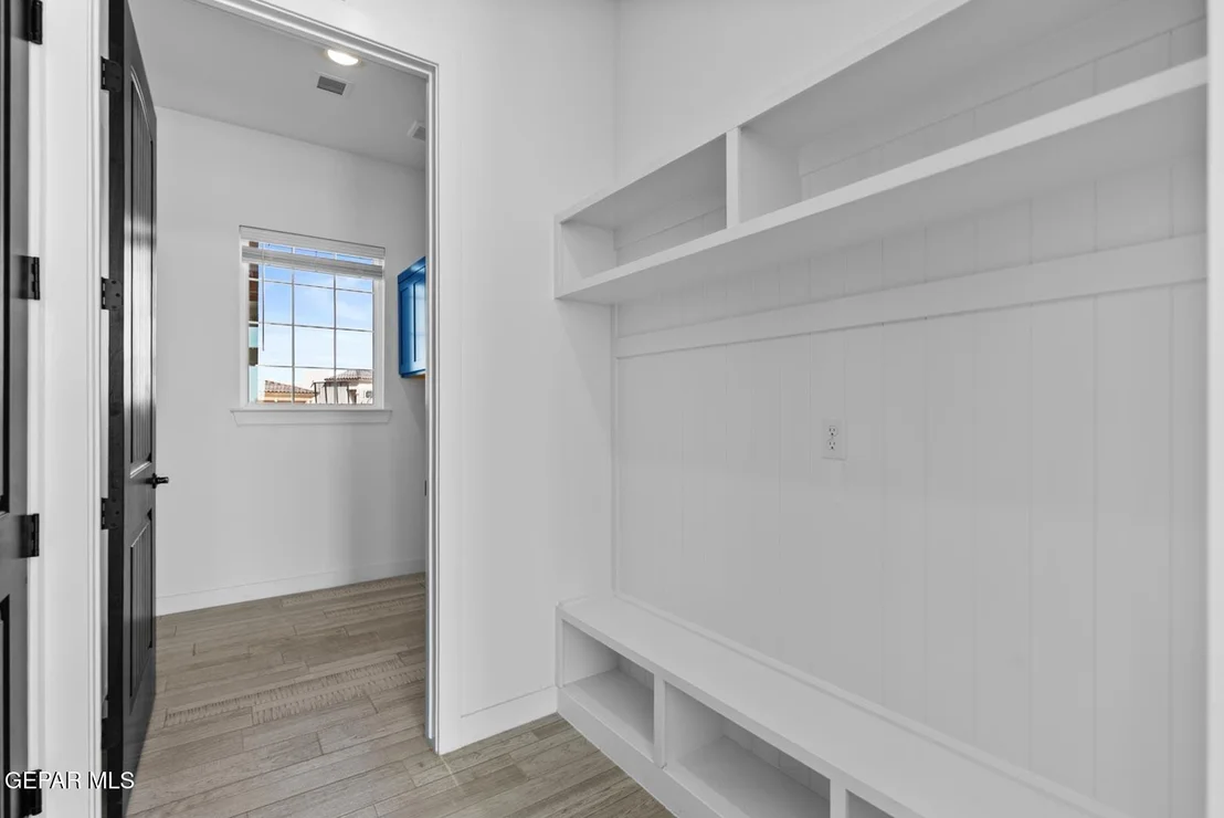 Photo of 920 Sandhurst Place