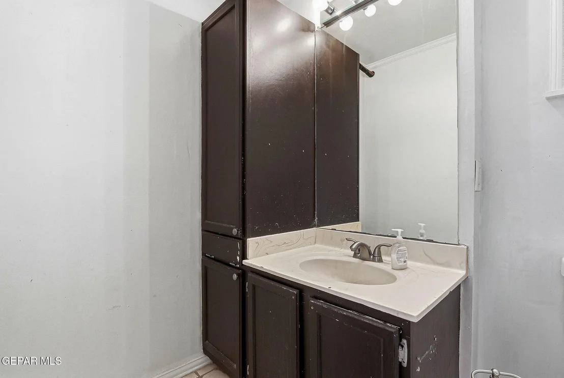 Photo of Unit 2 at 1530 Common Drive
