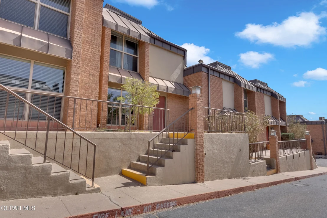 Photo of Unit T37 at 4433 STANTON Street