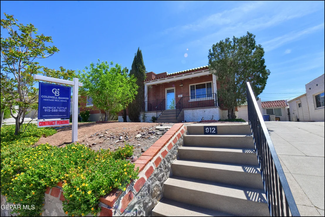 Photo of 912 MESITA Drive