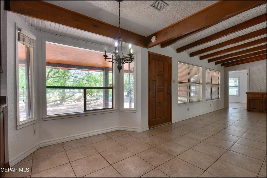 Photo of 6525 UPPER VALLEY Road