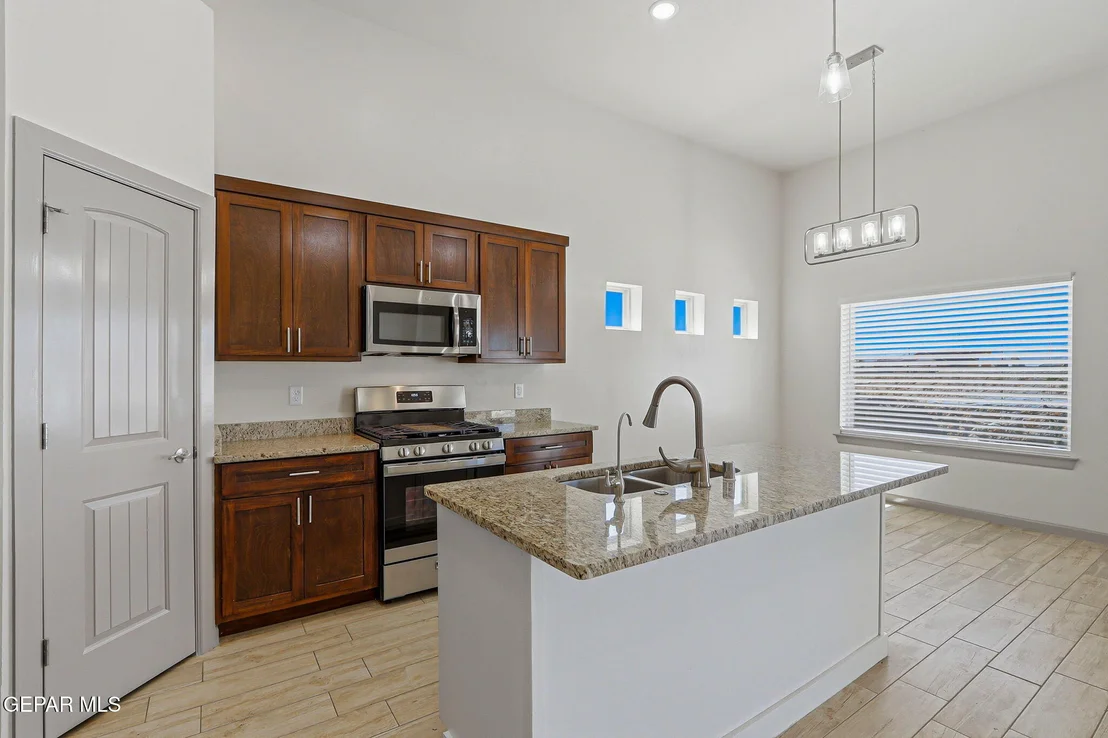 Photo of 7825 Enchanted View Drive