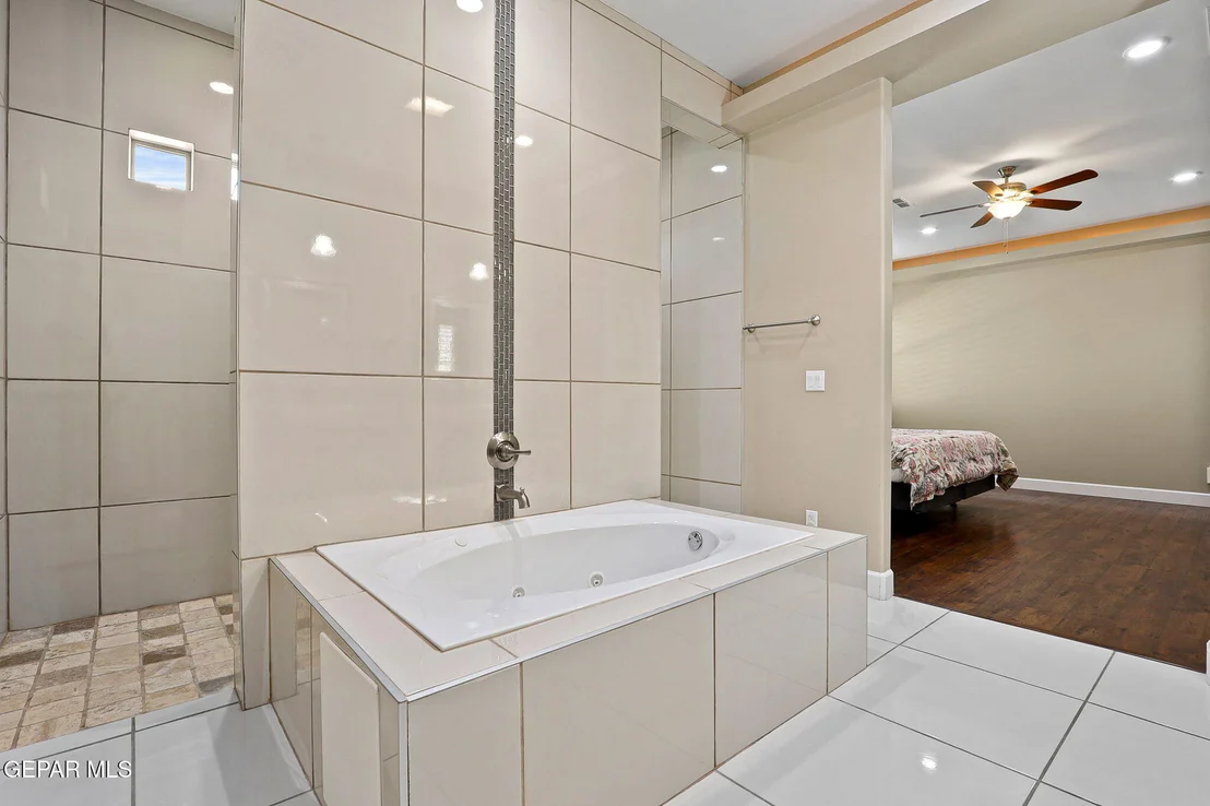Photo of 917 Clapham Street