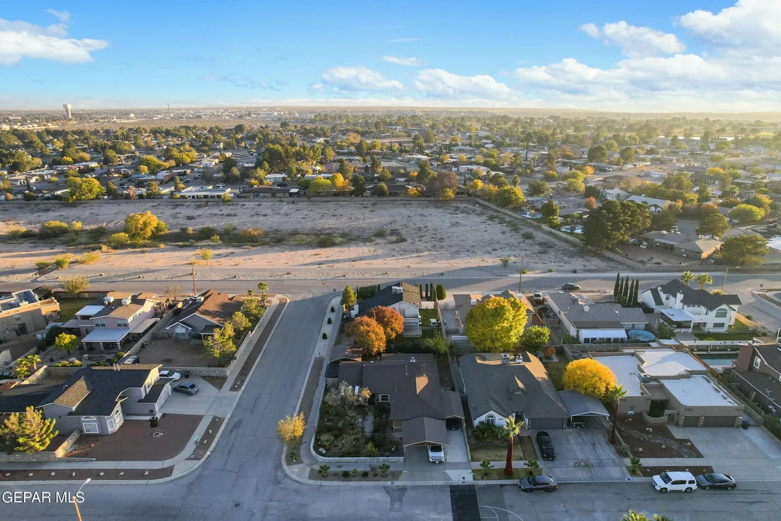 Photo of 13812 DESERT HIGHLANDS Lane