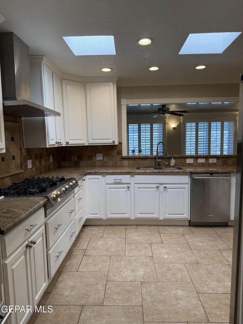 Photo of 3149 EDGEROCK Drive