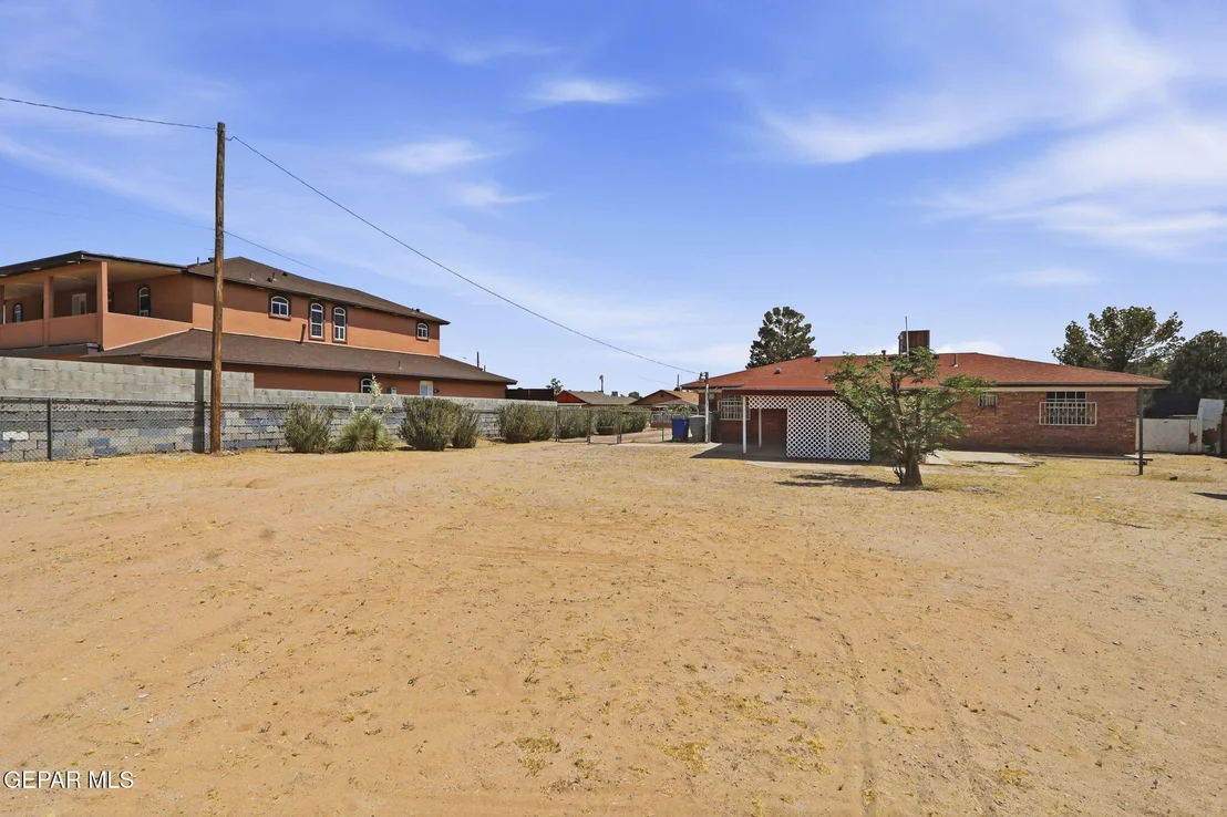 Photo of 8025 GILBERT Drive