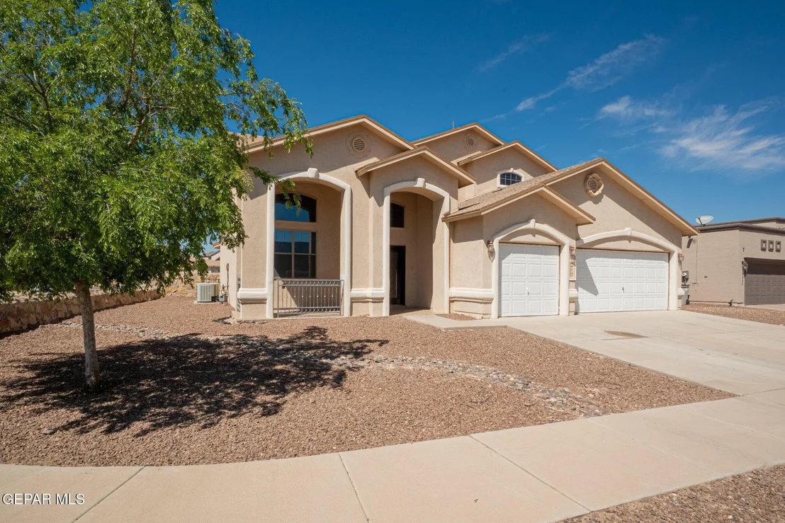Photo of 3049 LOOKOUT POINT Drive