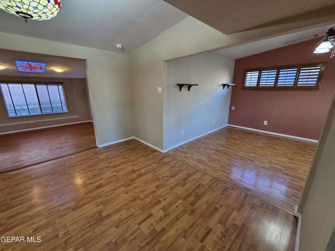 Photo of 4249 CANTERBURY Drive