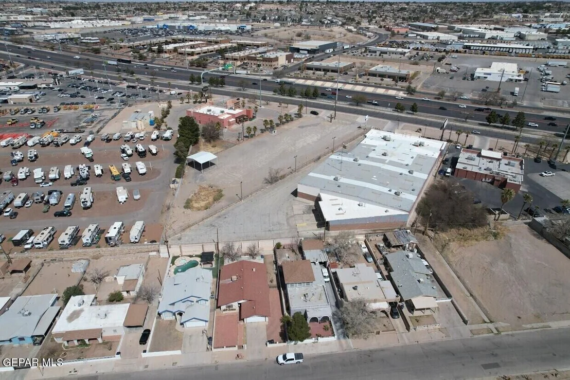 Photo of 8032 E Gateway Boulevard