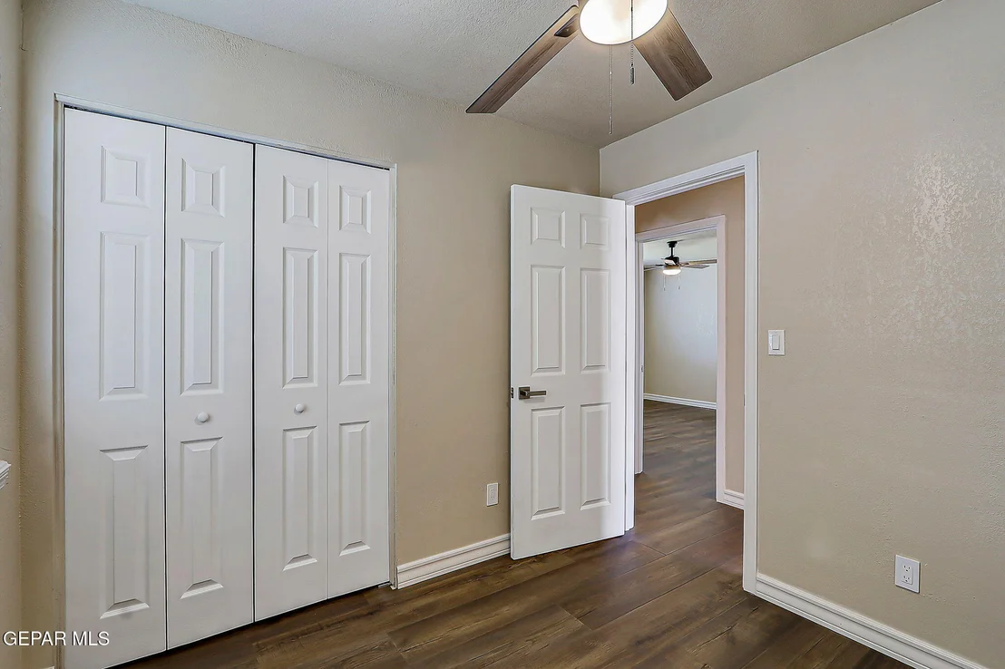 Photo of 7131 Clemente Avenue
