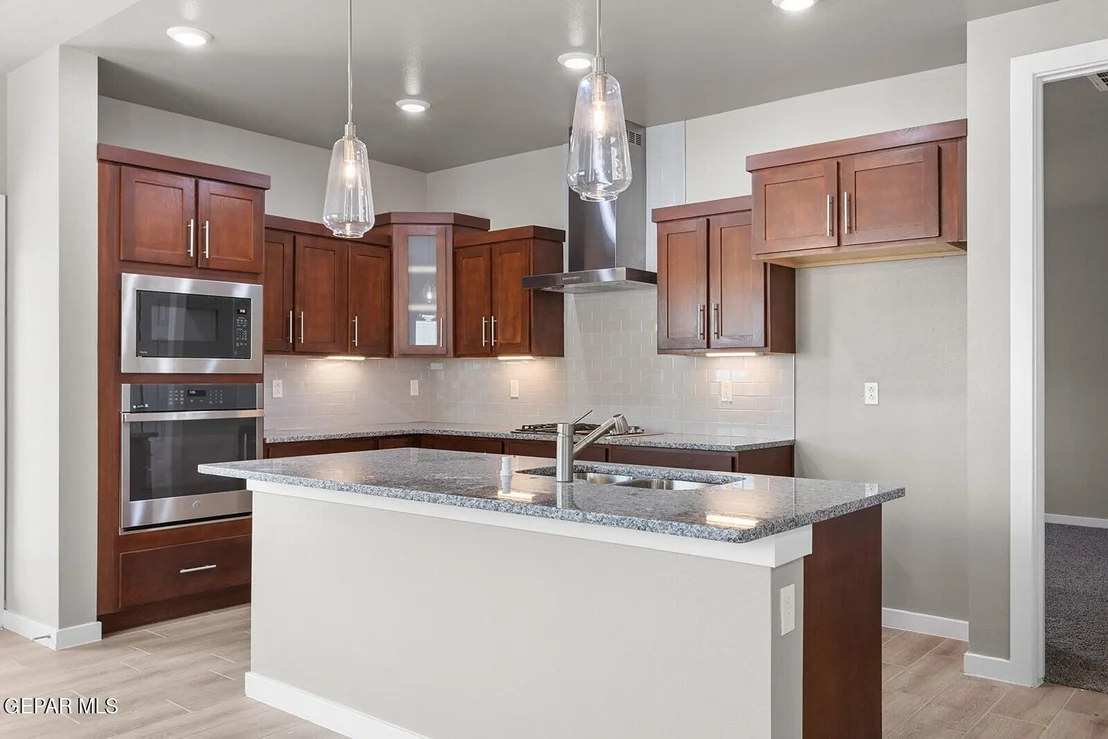 Photo of 15261 Composition Avenue