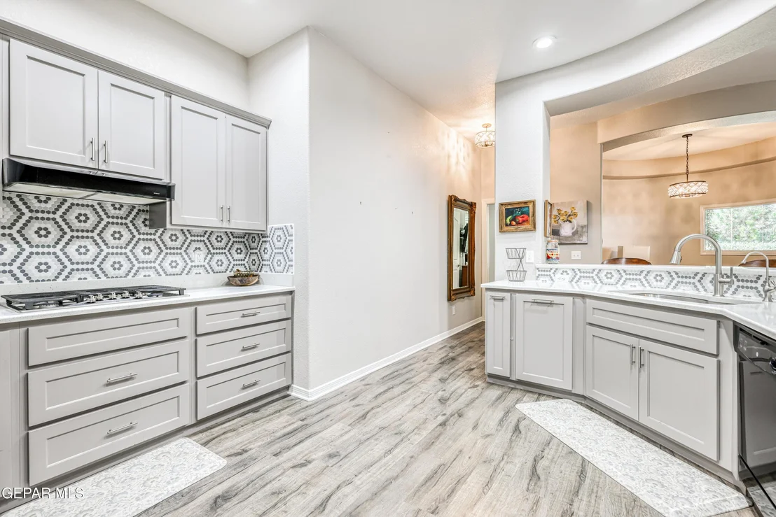 Photo of 7713 OAK LANDING Drive