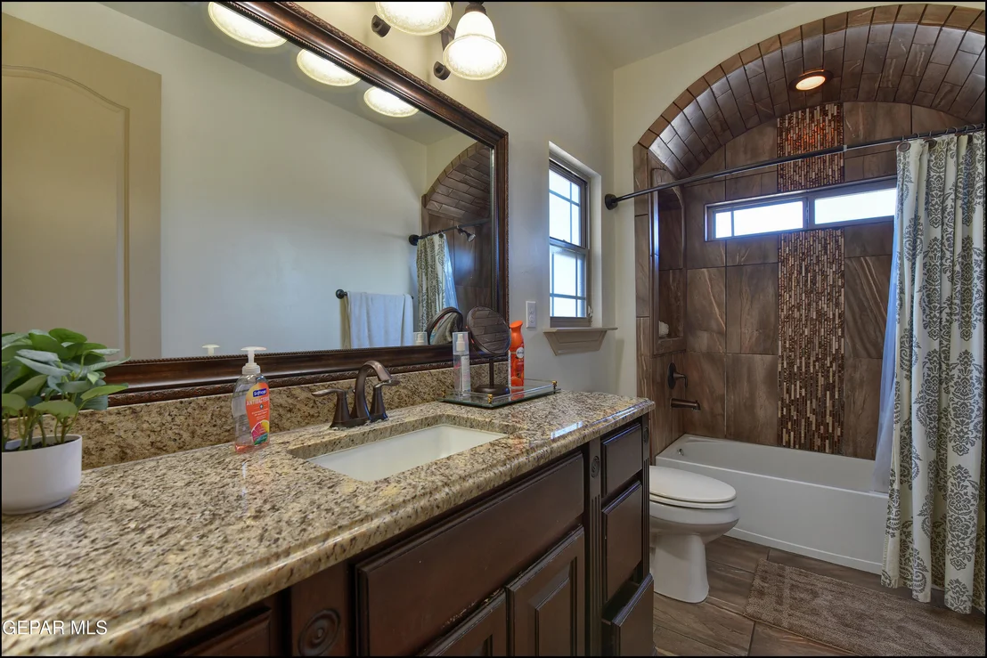 Photo of 5536 RIVER RUN Street