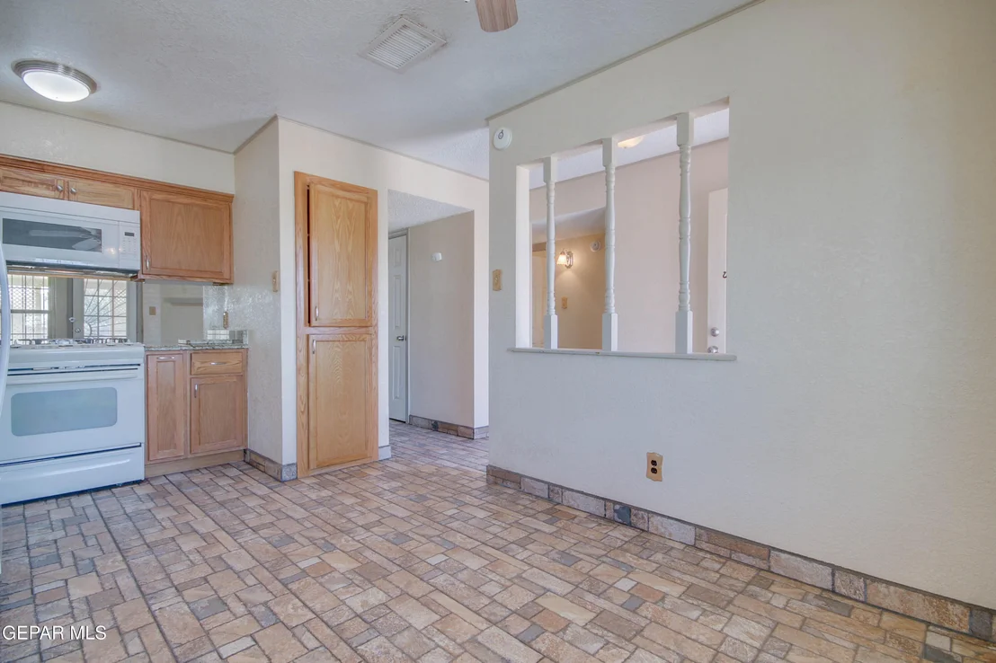 Photo of 5649 LONGVIEW Circle