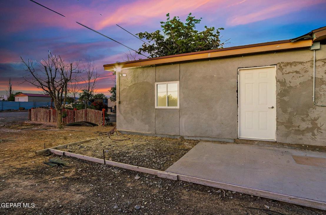 Photo of 171 HOLGUIN Avenue